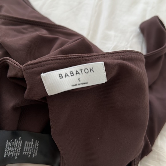 Aritzia Contour V-Neck Bodysuit - Picture 3 of 3